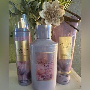 Bath & Body Works Vanilla Ease Set - Purple and Gold